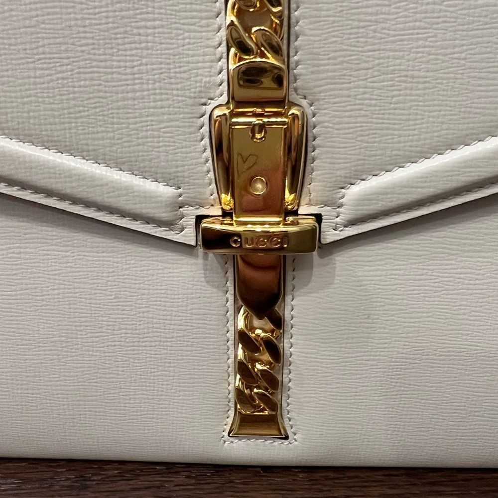 - Used once Gucci Sylvie 1969 small leather shoulder bag - Picture 7 of 11
